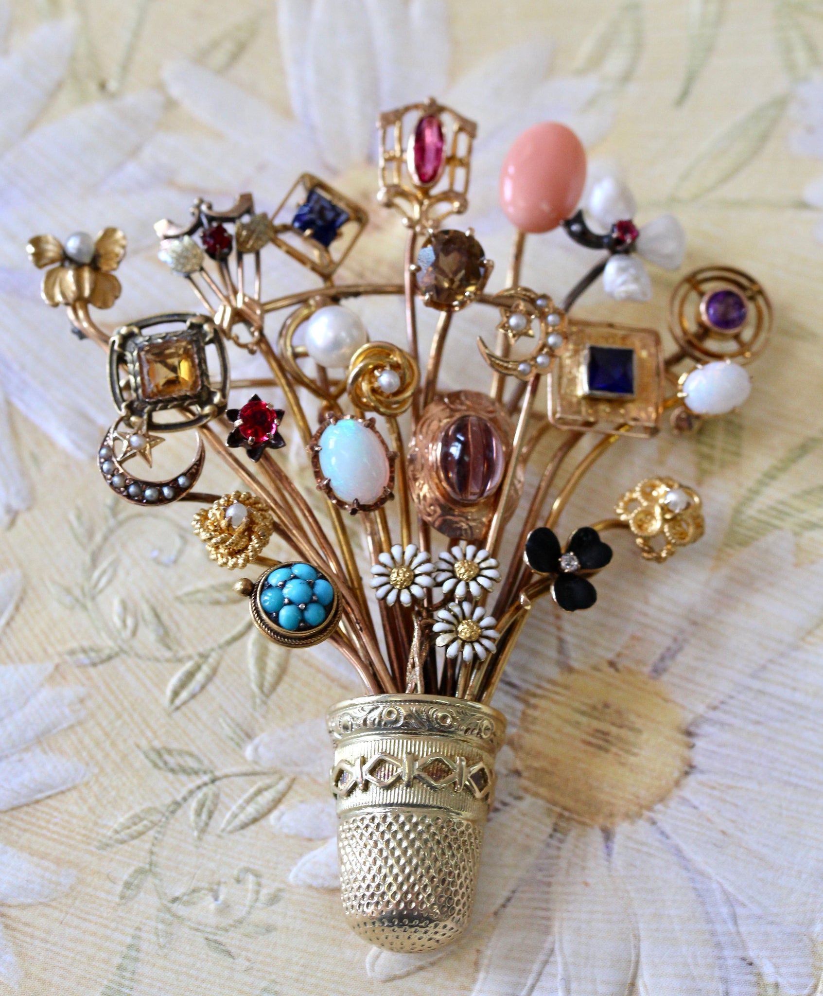 Elegant vintage pins From Featured Wholesalers