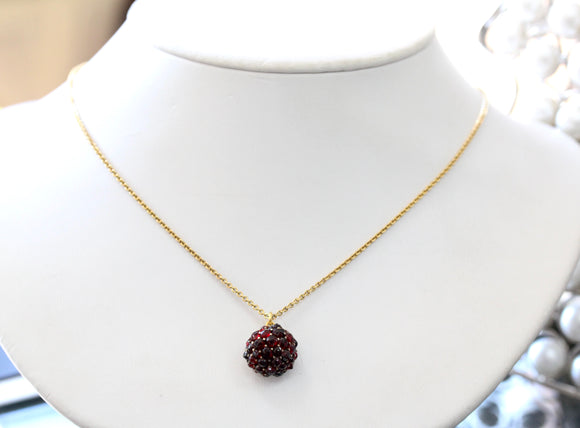 Garnet Pendant Necklace ~ VINTAGE