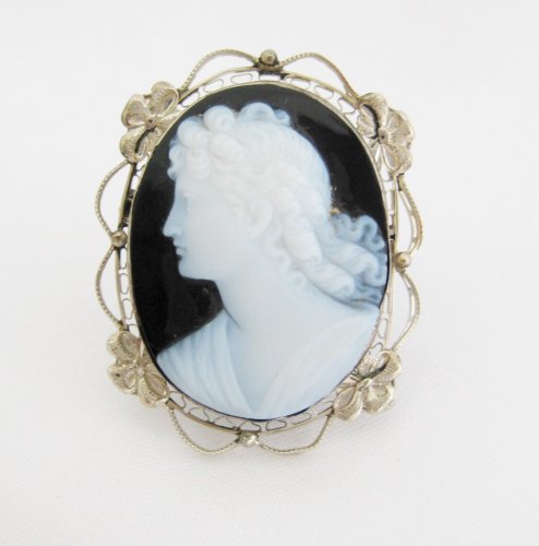 Vintage Black and White Stone Cameo Pin with Filigree Setting