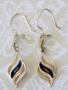 Artfully crafted Enamel & Gold Earrings