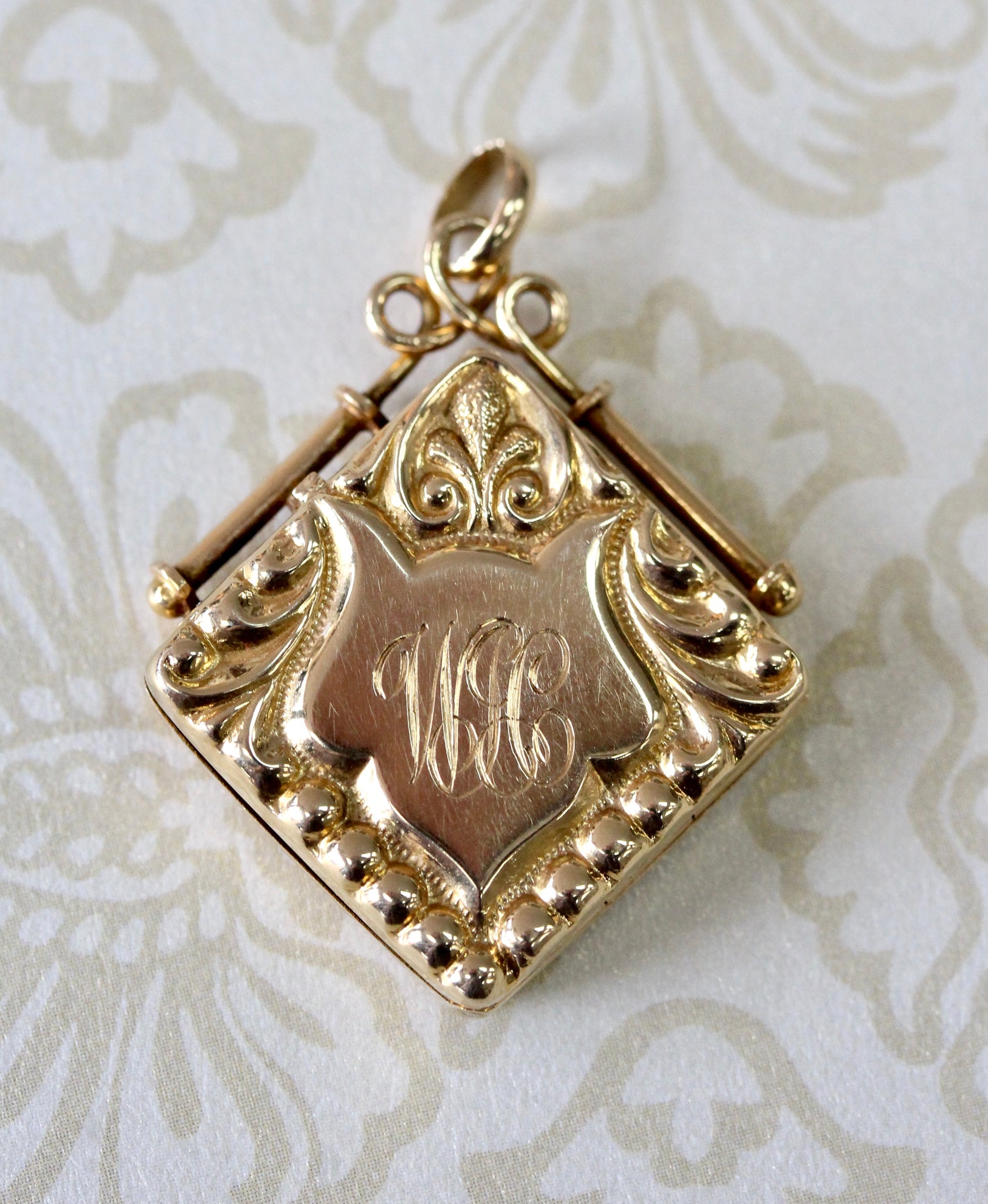 VICTORIAN ERA Locket – Fancy Flea Antiques - Main Image