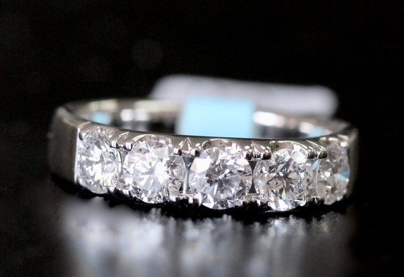 Diamond Ring featuring 5 Round Cut Diamonds