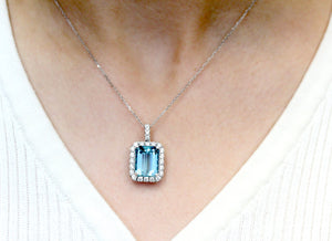 STUNNING ~ Aquamarine & Diamond Pendant