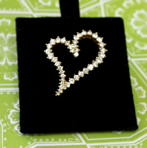 Romantic & Sweet ~ Diamond Heart Pin