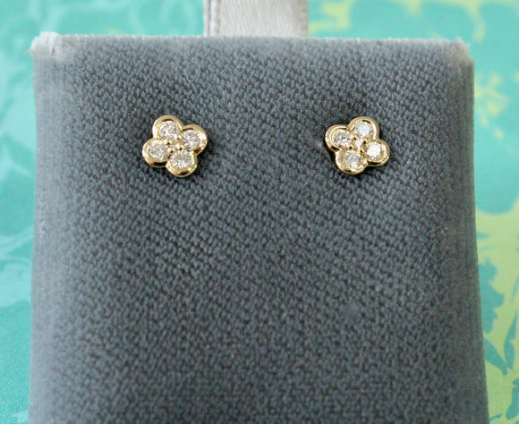 Precious & Pretty ~ Floral Motif Diamond Earrings