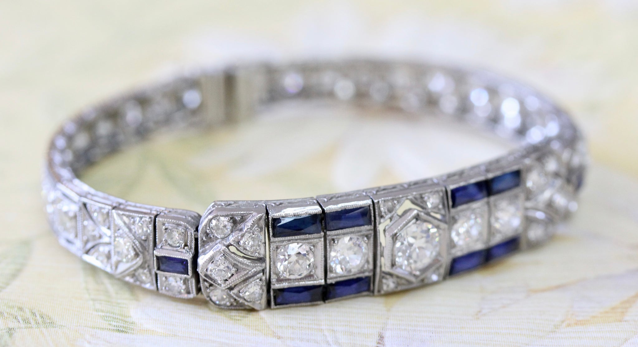 Antique & Vintage Diamond Bracelets | Vintage diamond bracelet, Art deco  bracelet, Bracelet shops